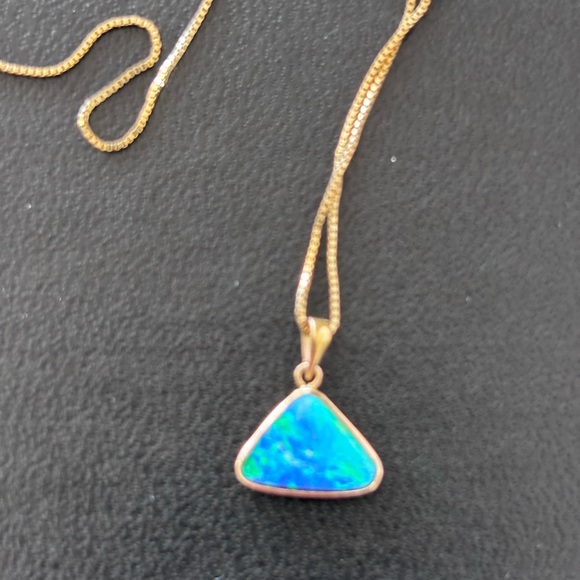 Jewelry - Australian Opal Pendant & Chain